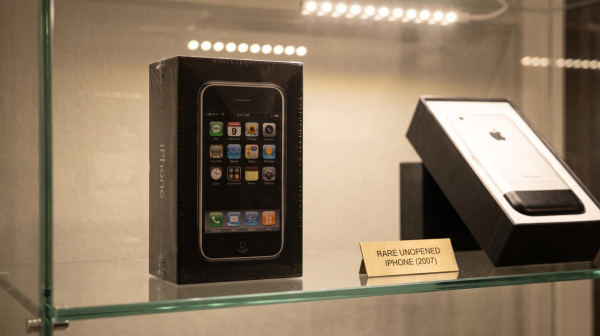 初代 iPhone 在美國失去最後 2G 網絡！正式變身 Wi-Fi 收藏品