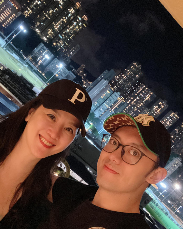 佘诗曼同届港姐息影18年罕有露面!52岁女强人超强冻龄甜美气质依旧