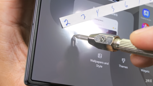 Samsung Galaxy Z Fold 8 暴力耐用測試影片公開 刮花、反向彎曲等4大地獄級考驗結果令人震驚