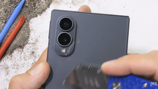 Samsung Galaxy Z Fold 8 暴力耐用測試影片公開 刮花、反向彎曲等4大地獄級考驗結果令人震驚