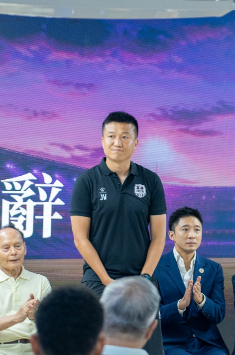 COLLAR成員Gao與Candy擔任球隊大使!衣錦還鄉出戰沙田運動場唔驚做「燈神」