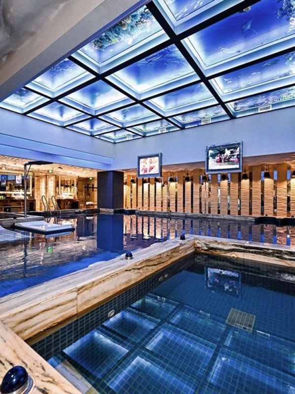 深圳首家潛水溫泉水療館鄰近深圳灣口岸！一票暢玩24小時、暢玩PS5/9D影院、榴槤椰青任食 
