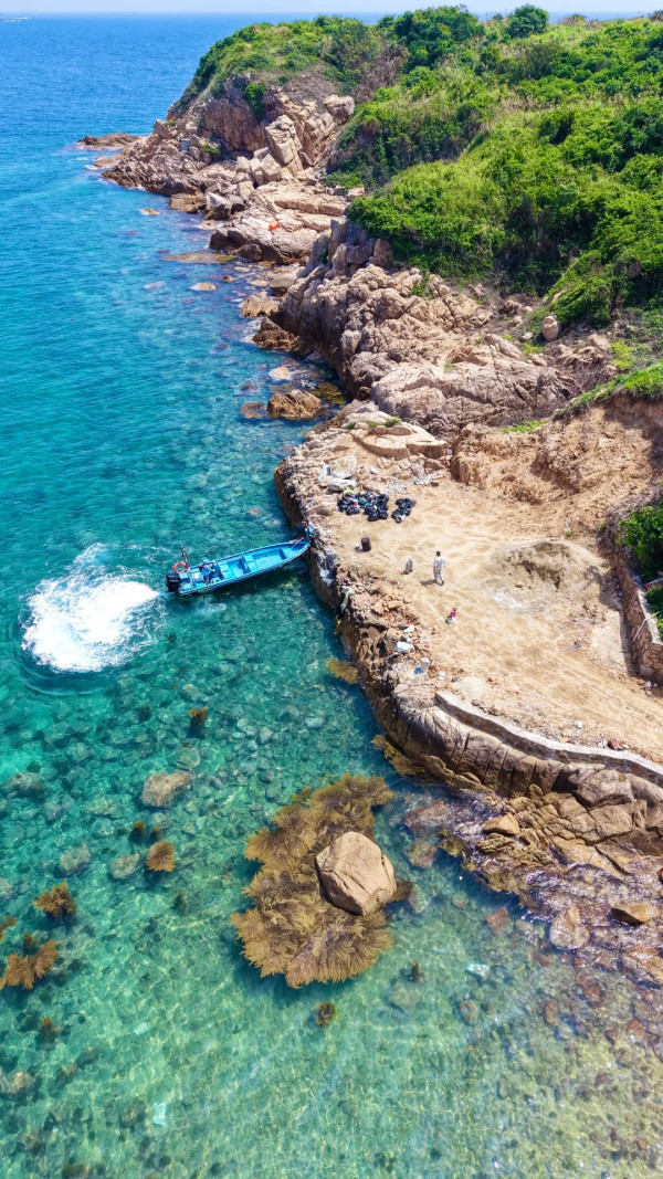 三門島(圖片來源:小紅書@Zoe-2oe) 深圳近郊7大隱世海島秘境附交通地址!絕美玻璃海、夢幻風車陣、海邊度假酒店