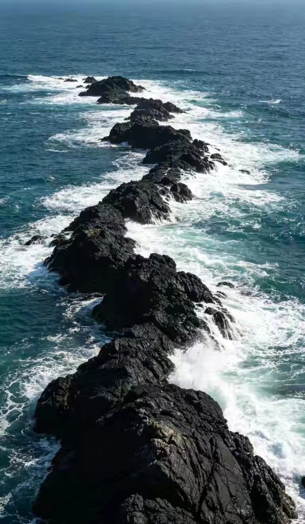 鹽洲島(圖片來源:小紅書@时光去旅行) 深圳近郊7大隱世海島秘境附交通地址!絕美玻璃海、夢幻風車陣、海邊度假酒店