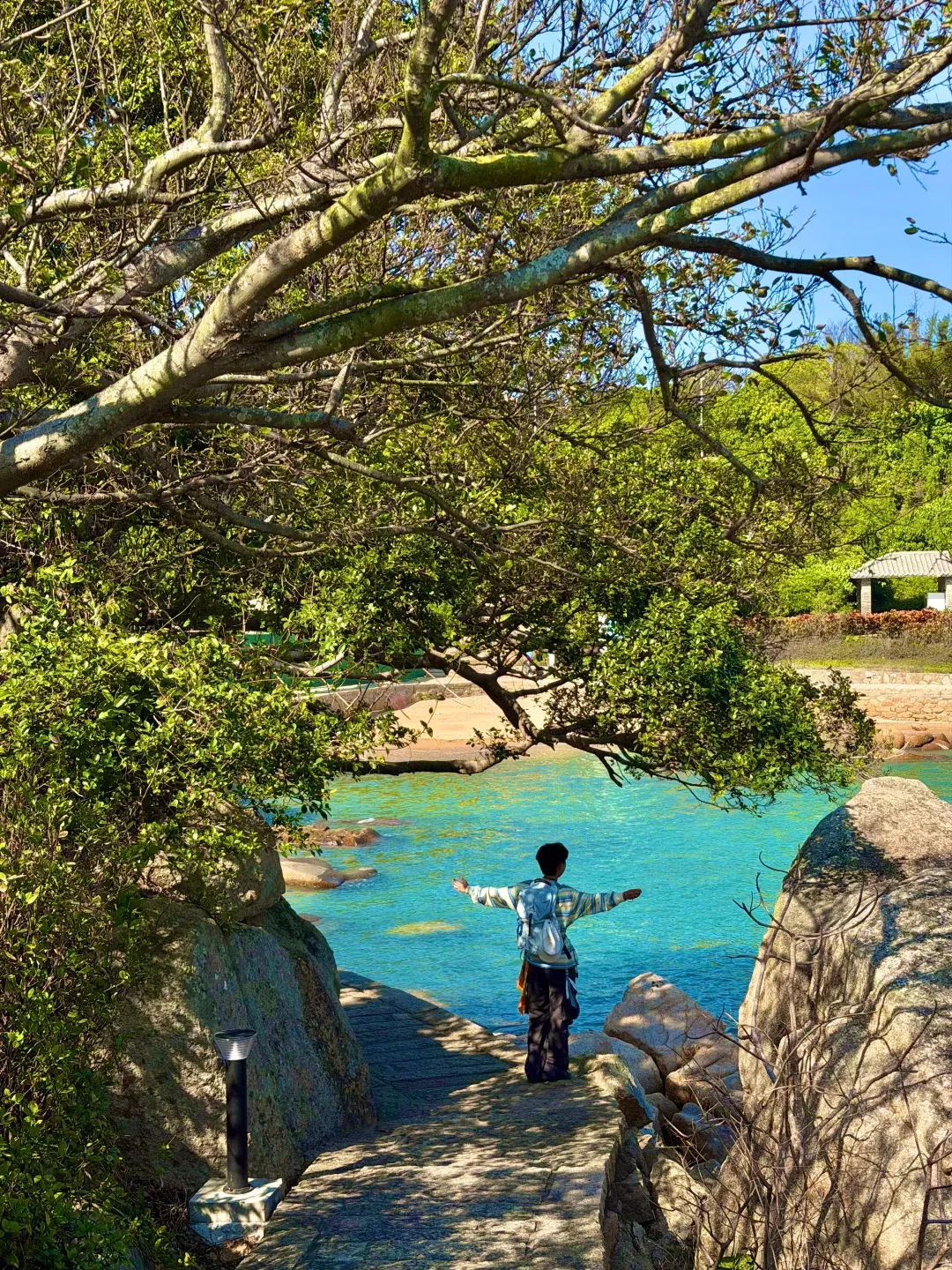 東澳島(圖片來源:小紅書@移萬次) 深圳近郊7大隱世海島秘境附交通地址!絕美玻璃海、夢幻風車陣、海邊度假酒店
