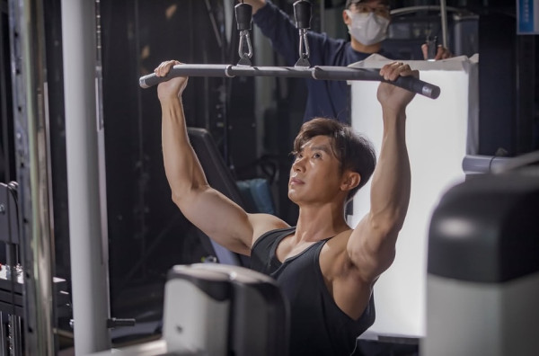 三代同糖｜Terry李偉健唯一倖存者過渡處境劇！爆肌香港先生傻氣形象真實年齡令人震驚