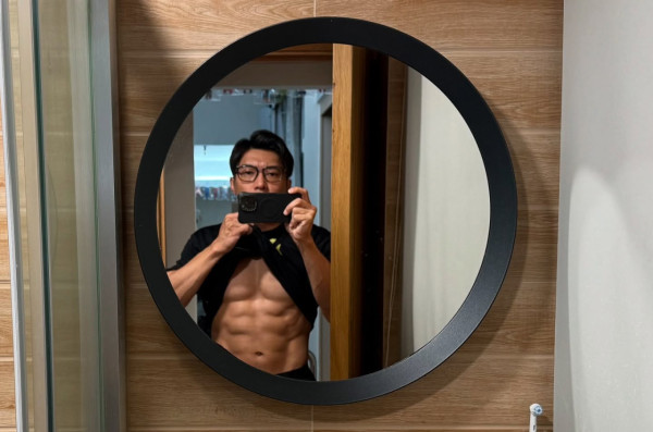 三代同糖｜Terry李偉健唯一倖存者過渡處境劇！爆肌香港先生傻氣形象真實年齡令人震驚