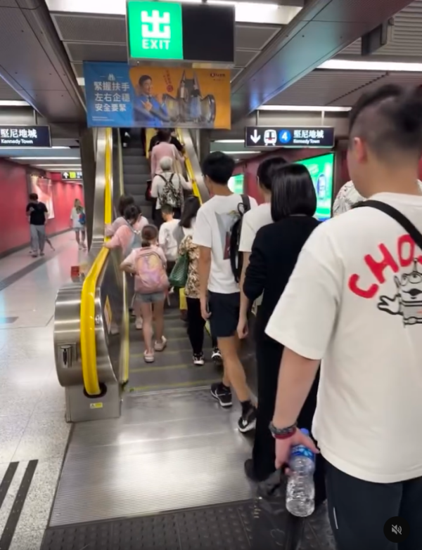 香港扶手电梯快3倍？台客惊呼最不习惯！港人爆笑反揭全港“最高速电梯”朝圣地