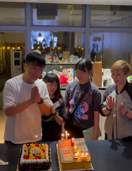 錢嘉樂61歲生日全家福曝兩女兒顏值變化！13歲大女青春期一舉動獲讚好有家教
