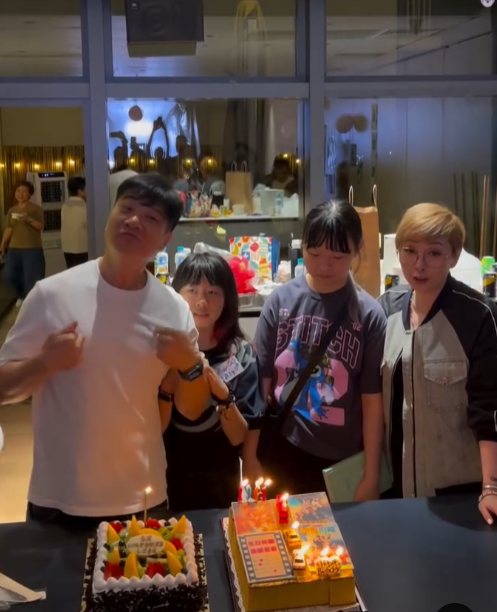 錢嘉樂61歲生日全家福曝兩女兒顏值變化！13歲大女青春期一舉動獲讚好有家教