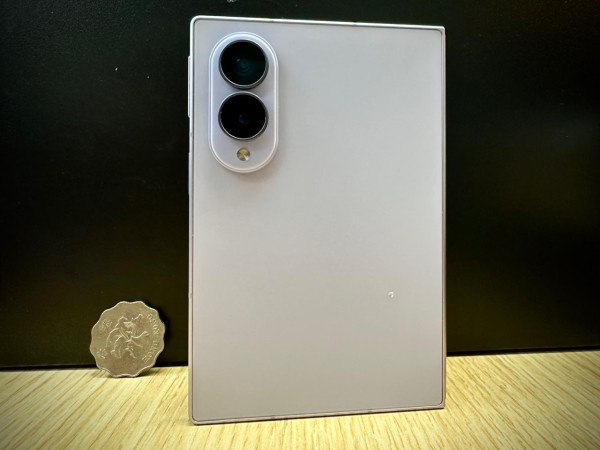 Galaxy Z Fold 8 銷情超預期！傳 Samsung 急加產 100 萬部　寬摺機成新主力