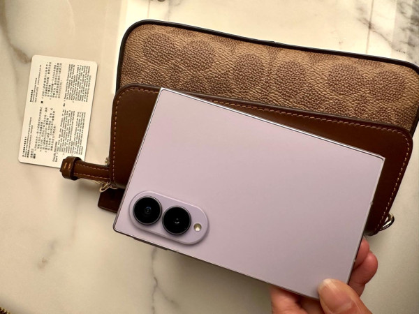 Galaxy Z Fold 8 銷情超預期！傳 Samsung 急加產 100 萬部　寬摺機成新主力