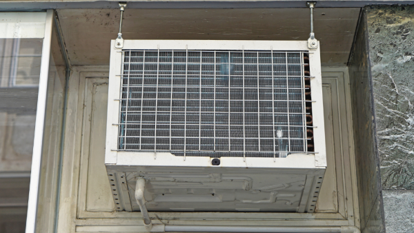 冷氣慳電|舊式窗口冷氣機冇得較25度點慳電?專家拆解左右旋鈕關鍵 教3招慳電 體感即降2度