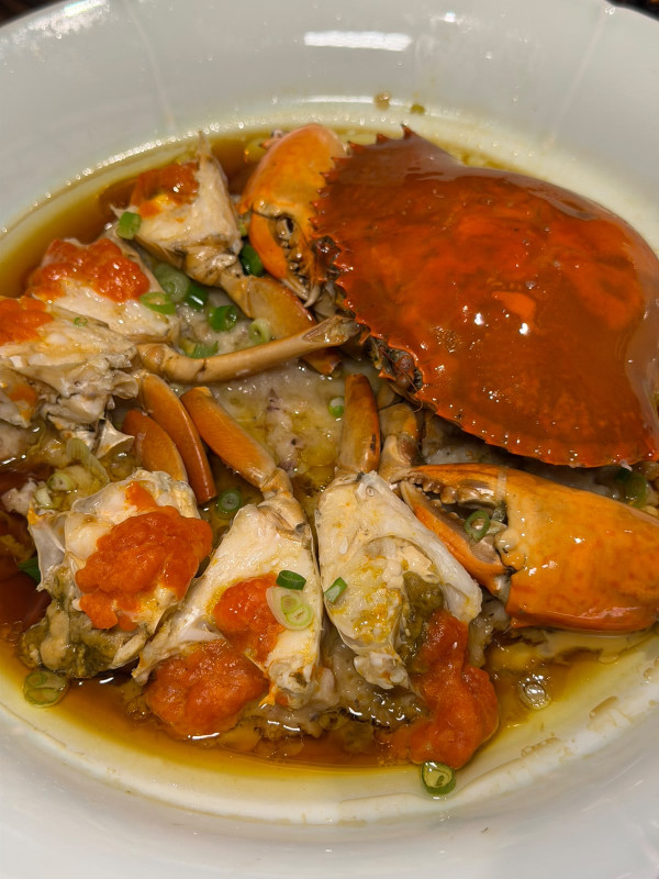 港島美食｜新派粵菜「八玥翡翠」登場！必食爆膏蟹肉餅＋火燄黑叉燒／重現懷舊點心車 (1招免費食蔥油脆皮雞)