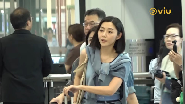 衛詩雅親身還原嘴唇割傷恐怖瞬間！伸脷舔驚覺裂開失去知覺：唔敢睇個傷口