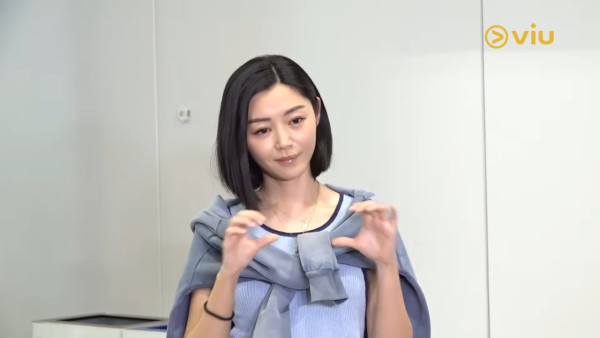 衛詩雅親身還原嘴唇割傷恐怖瞬間！伸脷舔驚覺裂開失去知覺：唔敢睇個傷口