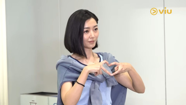 衛詩雅親身還原嘴唇割傷恐怖瞬間！伸脷舔驚覺裂開失去知覺：唔敢睇個傷口
