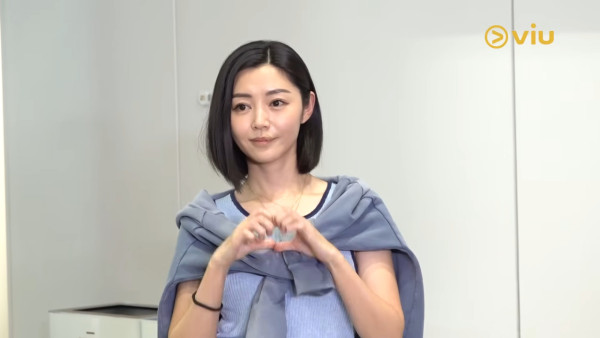 衛詩雅親身還原嘴唇割傷恐怖瞬間！伸脷舔驚覺裂開失去知覺：唔敢睇個傷口