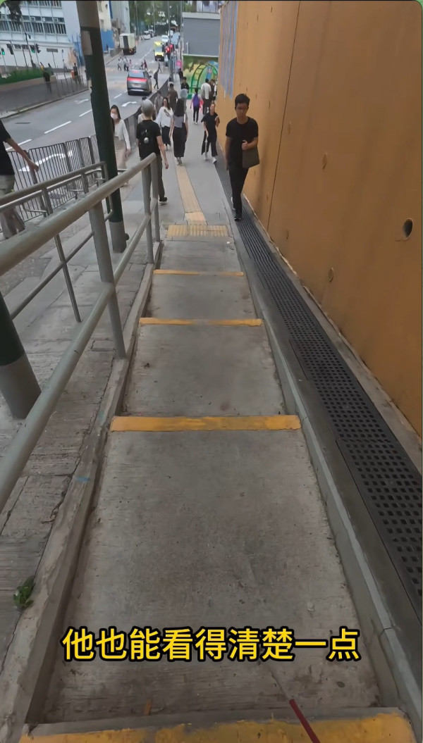 內地視障客實測香港無障礙!激讚港鐵盲道直通閘機 揭1神級設施應推全國