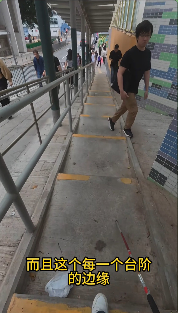 內地視障客實測香港無障礙！激讚港鐵盲道直通閘機 揭1神級設施應推全國