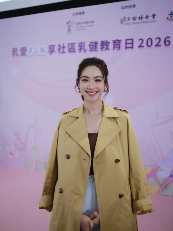 朱千雪孕晚期挺巨肚旅行晒全家福！貼身裝曝孕婦真實身形一覽無遺