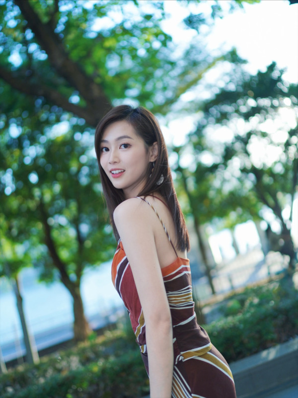 郭柏妍被挖中學舊照青澀樣貌曝光！12年前戴眼鏡雙目無神變化極大判若兩人