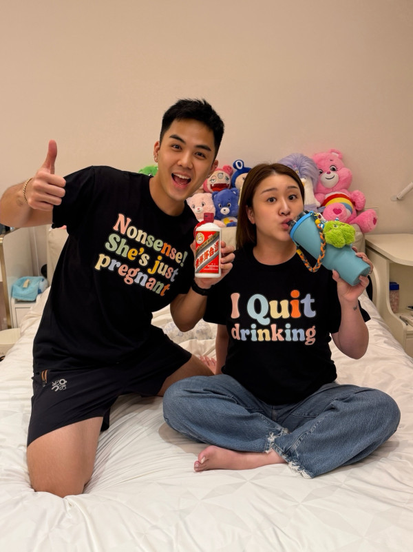 伍富橋新歌MV為BB發放父愛！太太Shirley八個月孕肚甜蜜探班 親揭BB英文名「Julian」