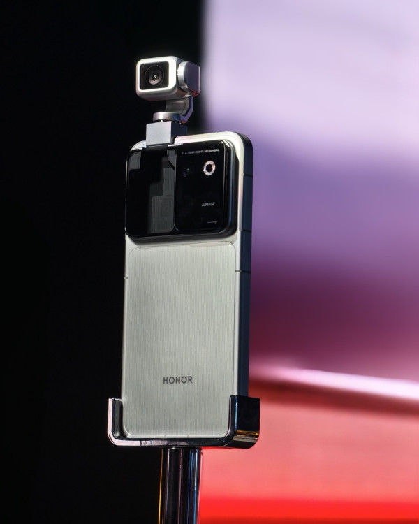 HONOR Robot Phone 發佈會直擊：4DoF 鈦合金機械雲台 + ARRI 電影級色彩上手玩 萬元有找開創旗艦新標準