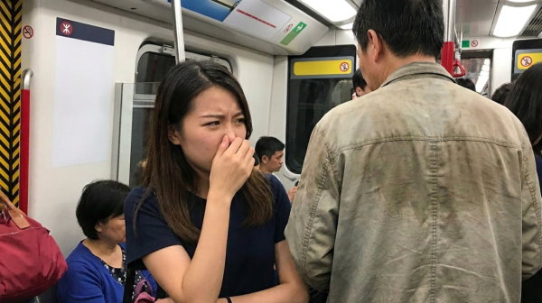 香港出街高敏人极难生存!网友列3大搭车噩梦:超容易触发神经!教3招求生防护