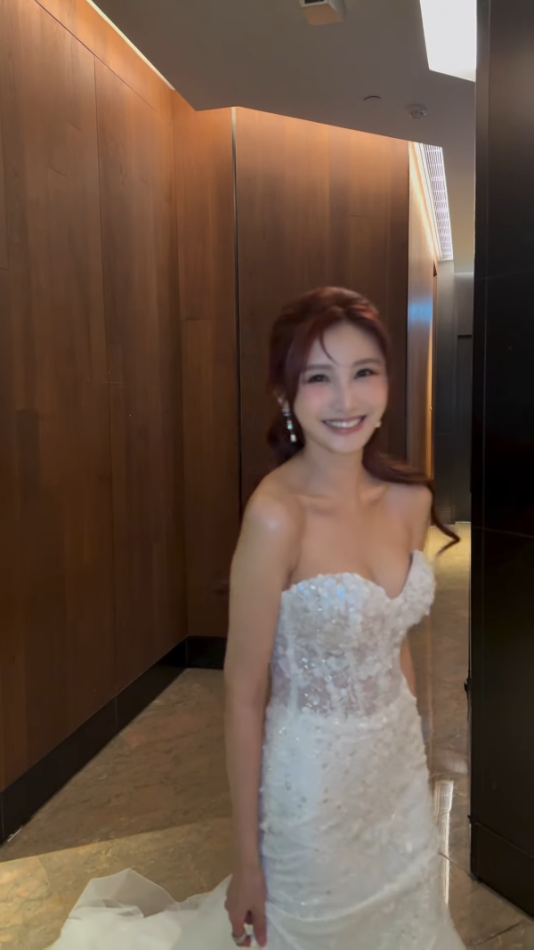 沈殷怡突晒低胸透視婚紗谷出心形胸！葫蘆身材晒神級腰臀比例獲讚正過AI！