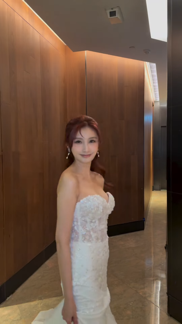 沈殷怡突晒低胸透視婚紗谷出心形胸!葫蘆身材晒神級腰臀比例獲讚正過AI!