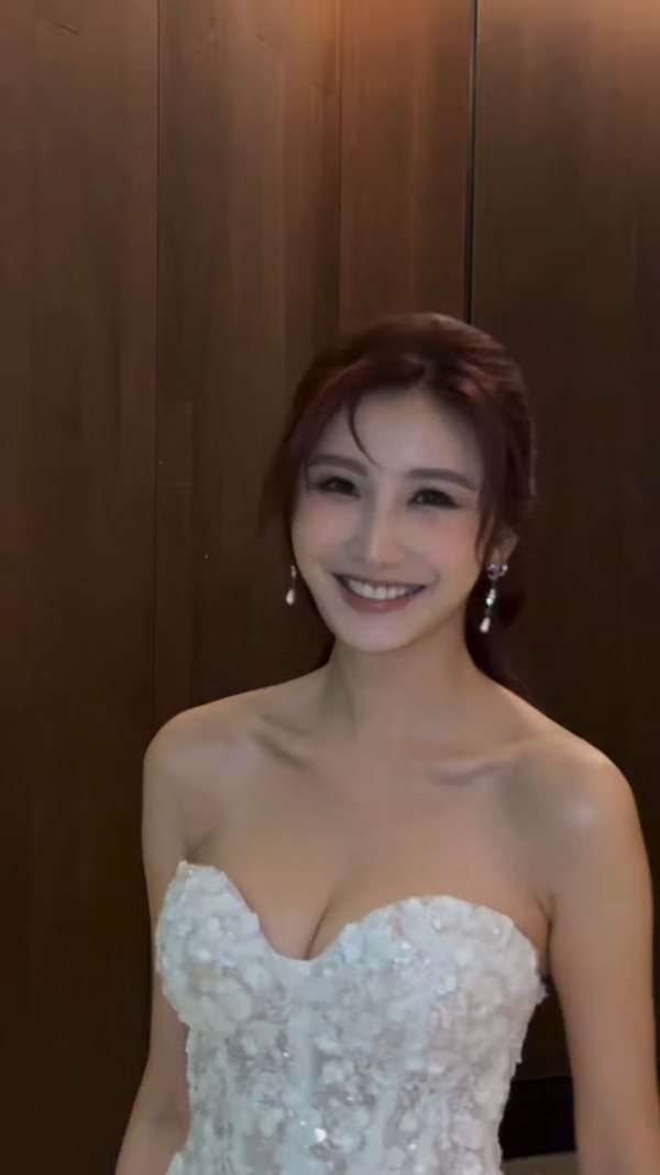沈殷怡突晒低胸透視婚紗谷出心形胸！葫蘆身材晒神級腰臀比例獲讚正過AI！