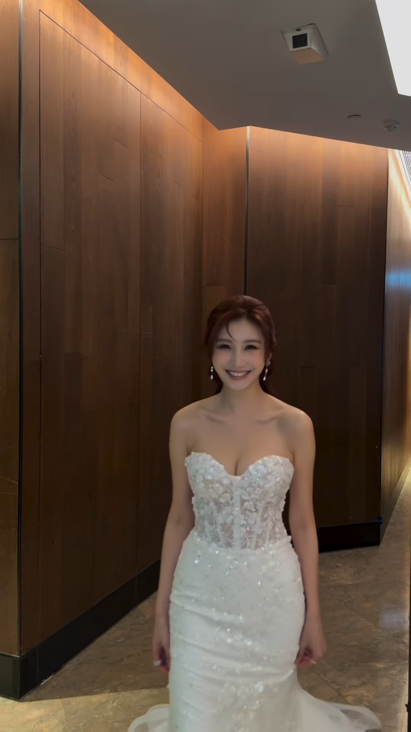 沈殷怡突晒低胸透視婚紗谷出心形胸！葫蘆身材晒神級腰臀比例獲讚正過AI！