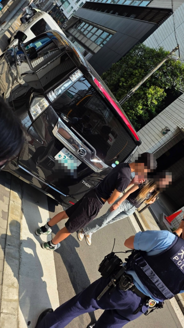 遊客大阪心齋橋疑遭碰瓷敲詐!日男指控雨傘劃花車身索賠 警方無證據仍要求賠償惹熱議