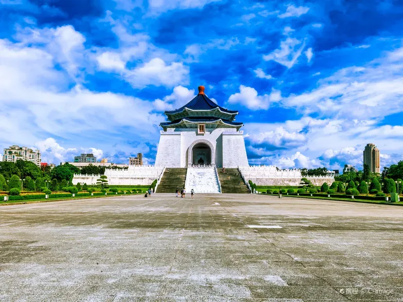 圖片來源:永安旅遊網站 台北溫泉旅行團5大推介!出海賞鯨豚、獨家私人湯屋、米芝蓮必比登美食