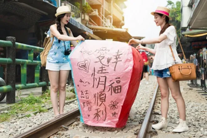 圖片來源:永安旅遊網站 台北溫泉旅行團5大推介!出海賞鯨豚、獨家私人湯屋、米芝蓮必比登美食