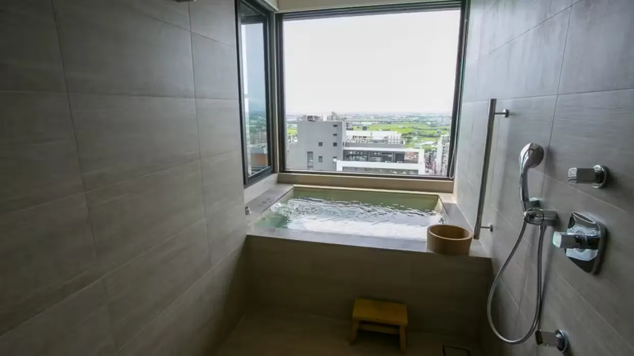 圖片來源:永安旅遊網站 台北溫泉旅行團5大推介!出海賞鯨豚、獨家私人湯屋、米芝蓮必比登美食