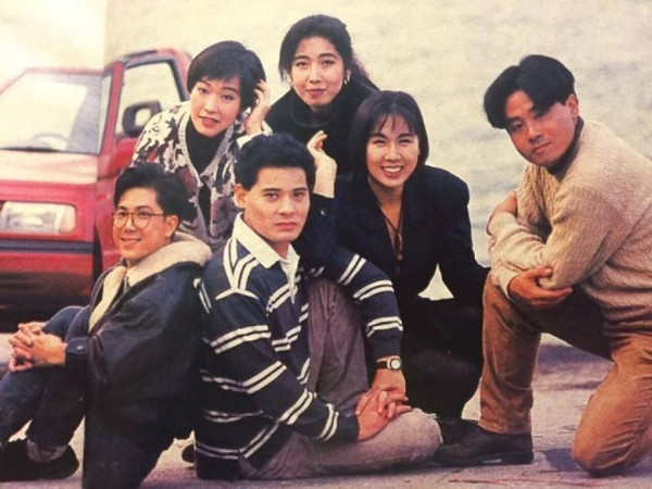 《閃電傳真機》世紀重聚合照曝光!56歲元祖級主持息影25年激罕返港露面