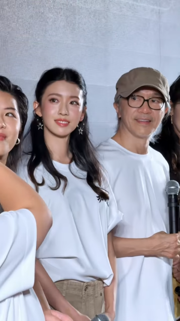 功夫女足｜蔡思貝挑戰盲人骨妹「孖八」獲周星馳公開高度認可：最像李小龍的女演員！