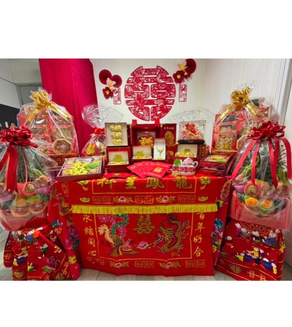 前TVB氣質主播公佈結婚喜訊過大禮！豪晒3層金豬牌金器陣！未婚夫肉緊錫錫閃爆