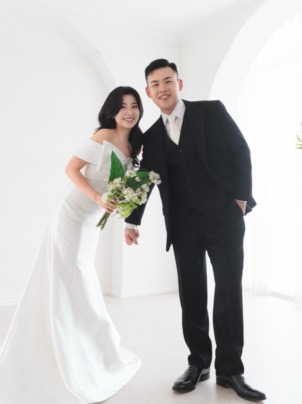 前TVB氣質主播公佈結婚喜訊過大禮！豪晒3層金豬牌金器陣！未婚夫肉緊錫錫閃爆