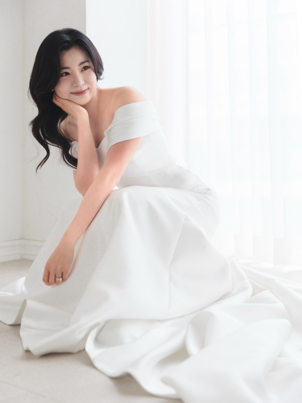 前TVB氣質主播公佈結婚喜訊過大禮！豪晒3層金豬牌金器陣！未婚夫肉緊錫錫閃爆