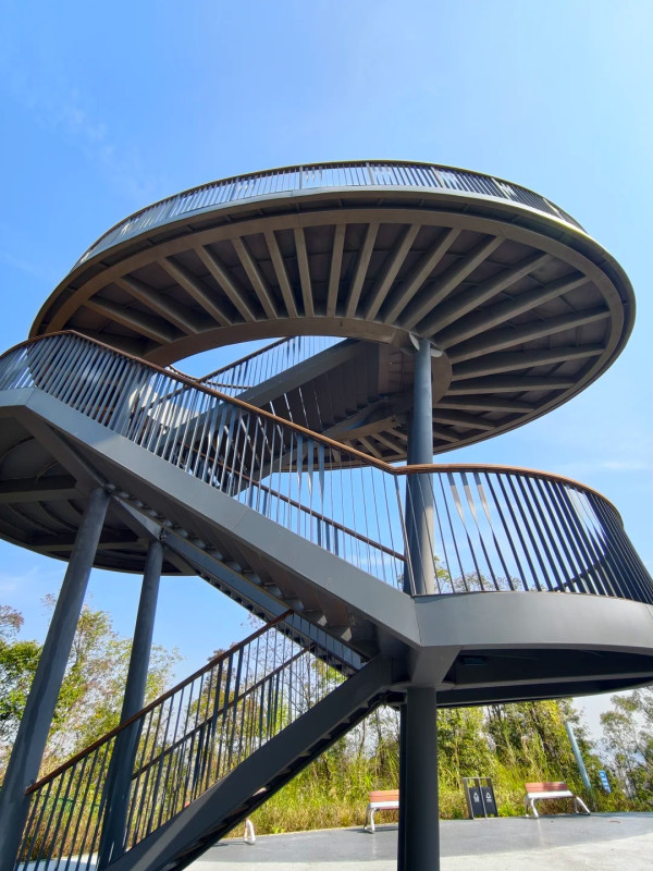 深圳小眾徒步景點！龍崗隱世環山綠道俯瞰水庫絕景！2.15公里輕鬆行、通往天空的「AI之眼」 