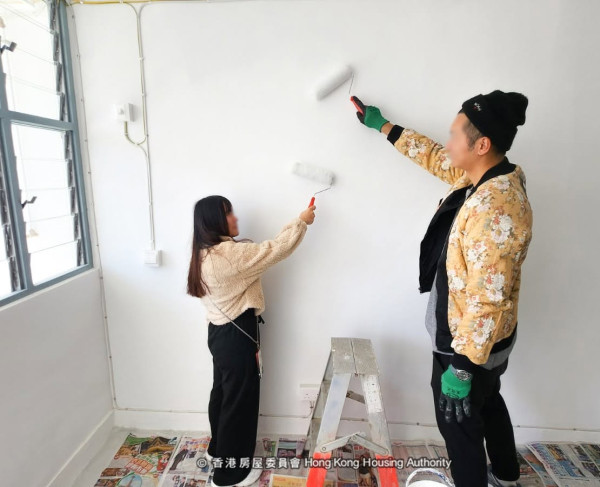 房屋署推出的“空置单位翻新津贴”(俗称公屋装修津贴)新修订政策现已全面实施。(图片来源:FB@房委会 - 公屋人情风貌 Housing Authority - Public Housing Vistas)