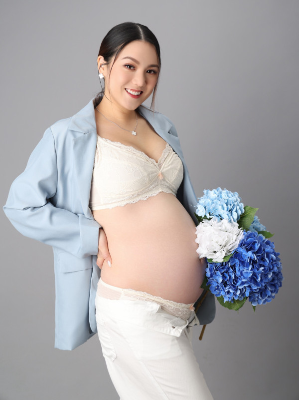 30岁女艺人晒大肚照怀孕报喜一索得男!淡出幕前成同届港姐首位准妈妈