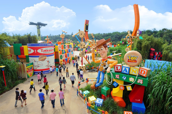 香港迪士尼公布 Pixar＋Marvel 擴建計劃！全新角色 Poppy 登場　蜘蛛俠新設施殺入明日世界