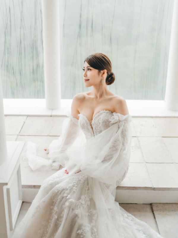 26歲TVB性感小花突晒婚紗照疑曝喜訊！露5吋事業線網民激動狂賀：咁突然