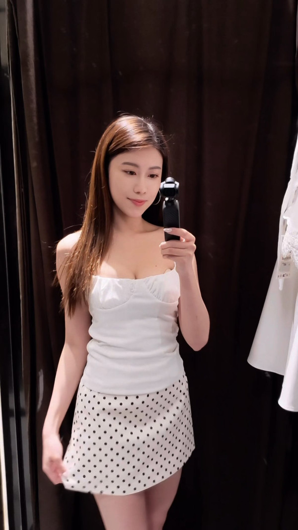 26歲TVB性感小花突晒婚紗照疑曝喜訊！露5吋事業線網民激動狂賀：咁突然