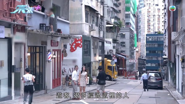 上環奇人「騎樓姐」人肉CCTV監視全街！直擊危坐簷篷驚險一幕 被爆惡霸行為街坊驚驚