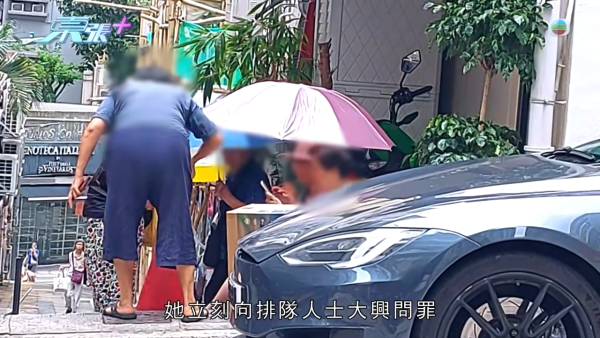 上環奇人「騎樓姐」人肉CCTV監視全街！直擊危坐簷篷驚險一幕 被爆惡霸行為街坊驚驚
